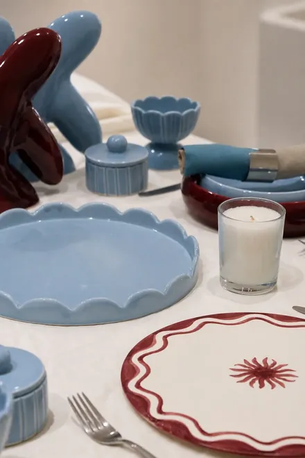 Table dressée Dolce, colour bordeaux et bleu layette